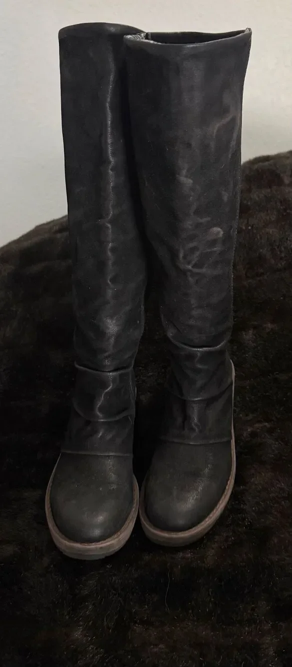 Blowfish Tall Equestrian Riding boots knee high 8.5 zip up sexy
